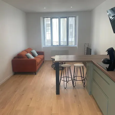 شقة Apparemment Avec Terrasse Proche Centre-ville